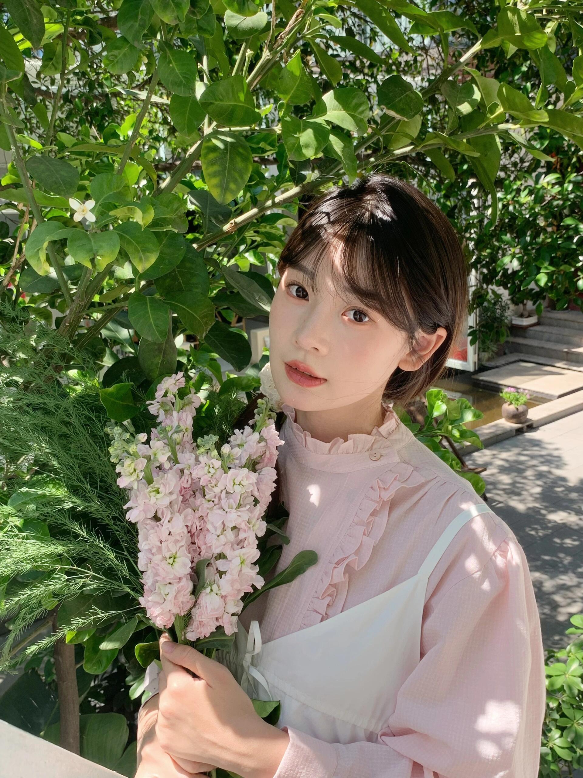 冒着粉色泡泡的一天🫧出门拍花花啦~不想错过春天就要多多出门心情和天气一样晴朗#