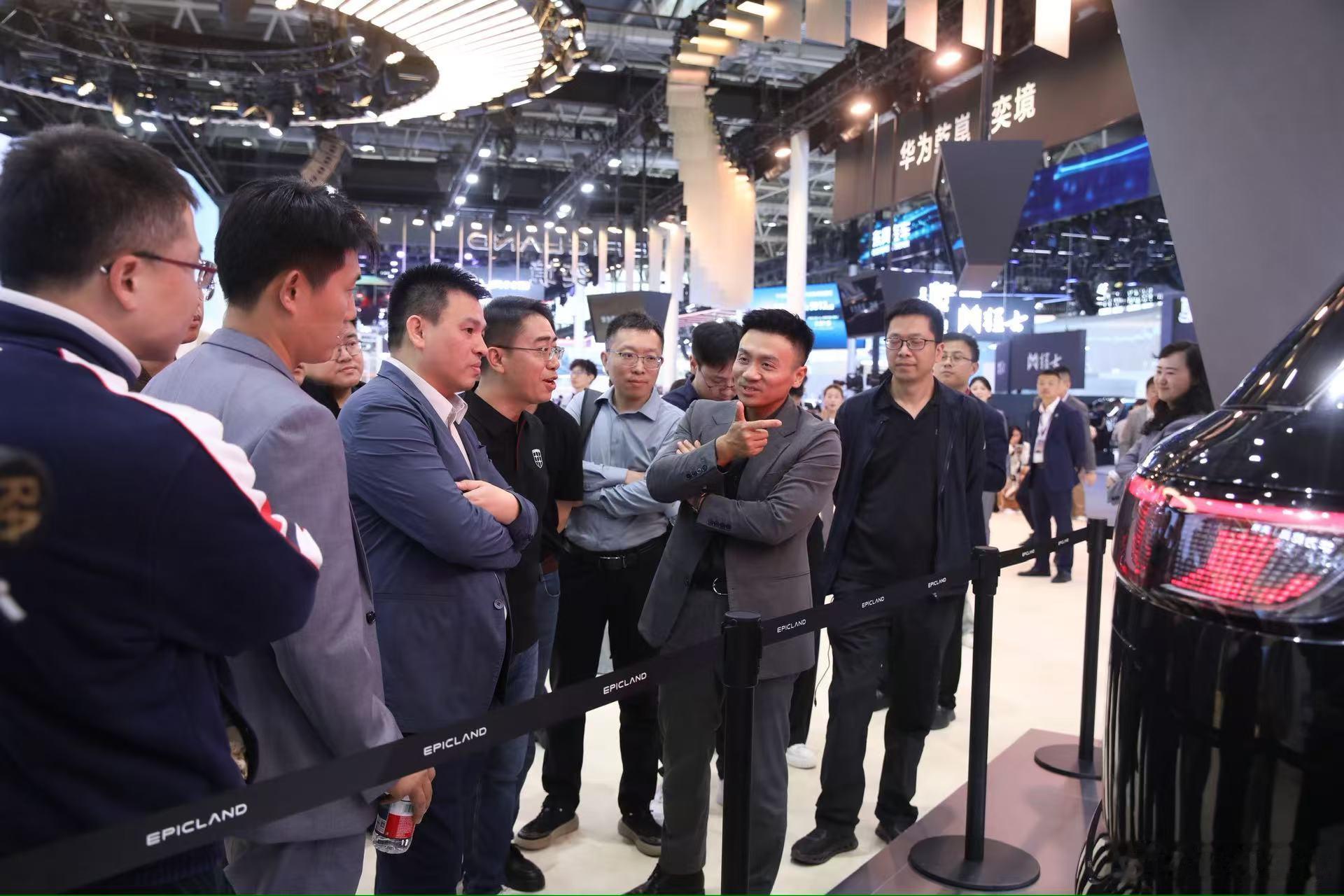 大咖齐聚阿维塔科技董事长王辉莅临奕境展台共话中国智能汽车新发展奕境X9华为乾崑旗