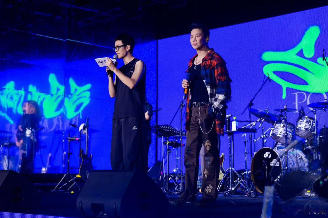陶喆陶喆签唱会结束后闭关 新专辑签唱会正式收官，DT也发文说自己要沉淀一段时间。