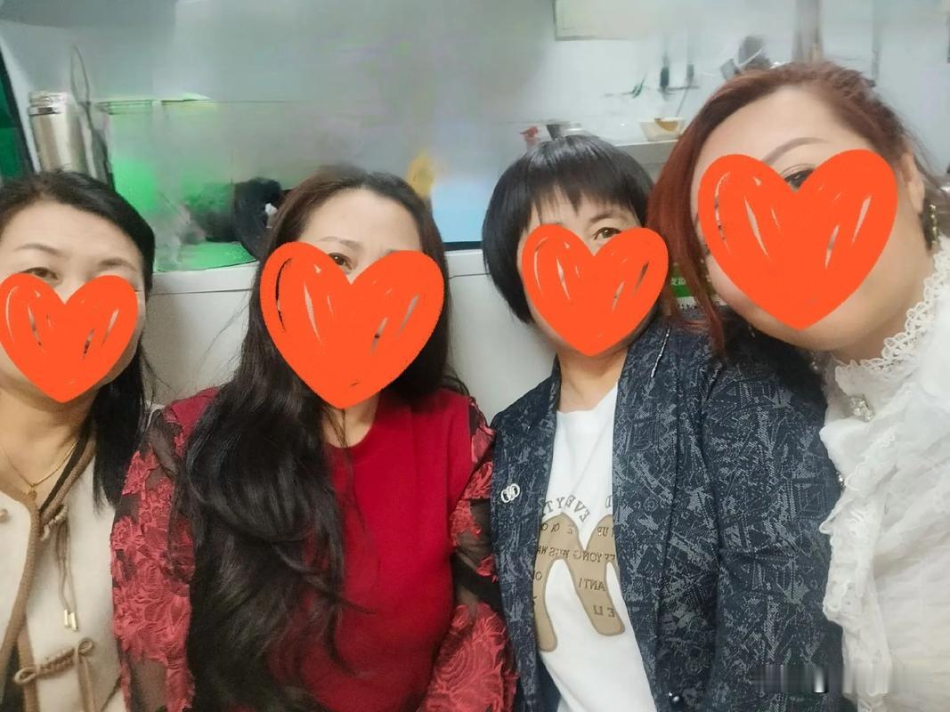 成年人的交往，都是权衡利弊

别不承认。

你想想，你手机里存了那么多人，逢年过