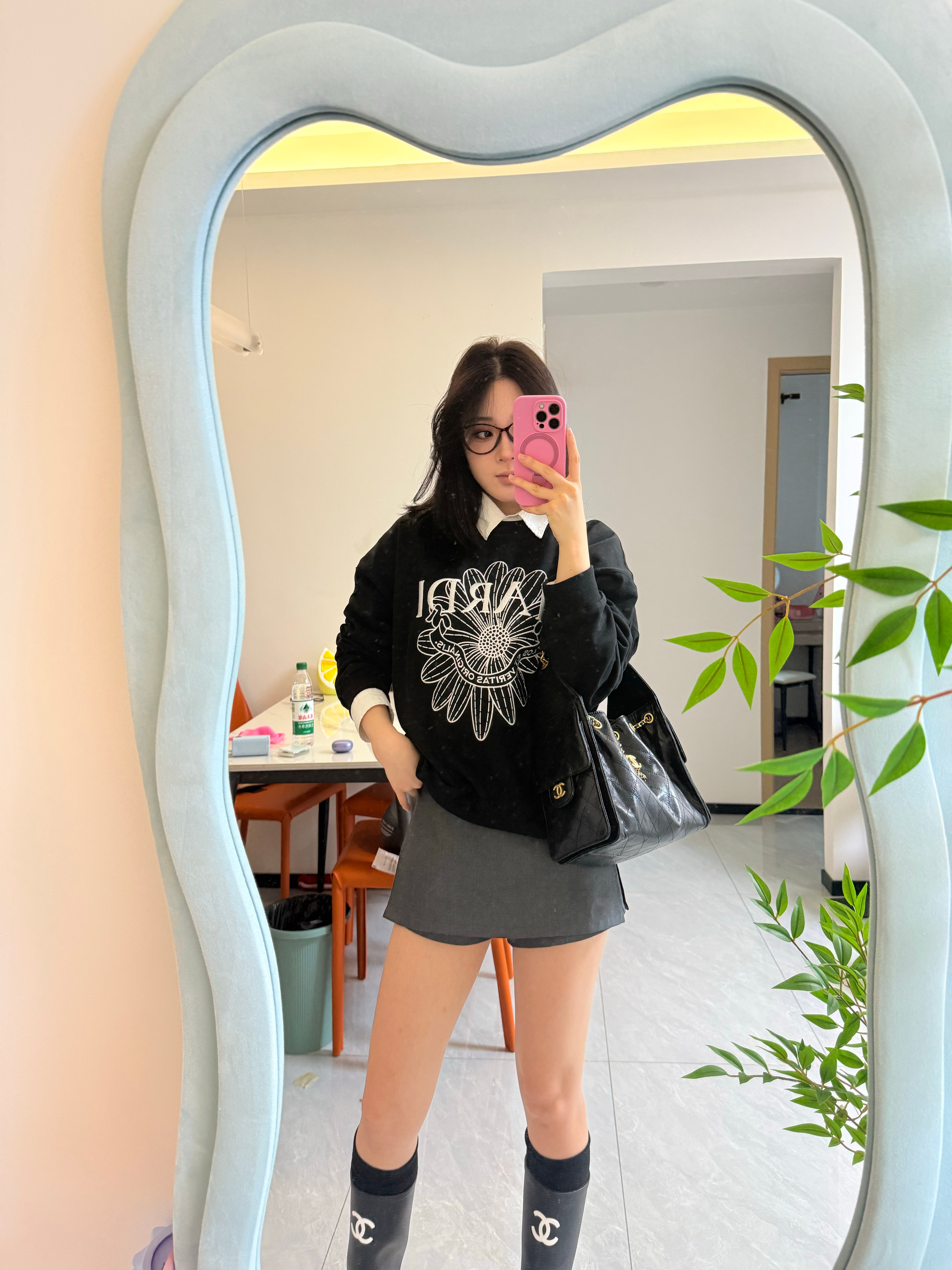 今日份look（原图直出）降温了 姐妹们 mardi卫衣可冲因为现在价格很香 ​
