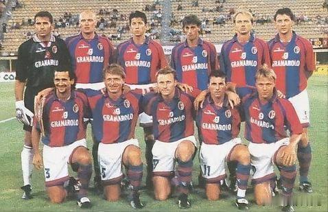 1996/97赛季，巴里、帕多瓦、克雷莫纳、都灵四队降级，博洛尼亚作为意乙联赛冠