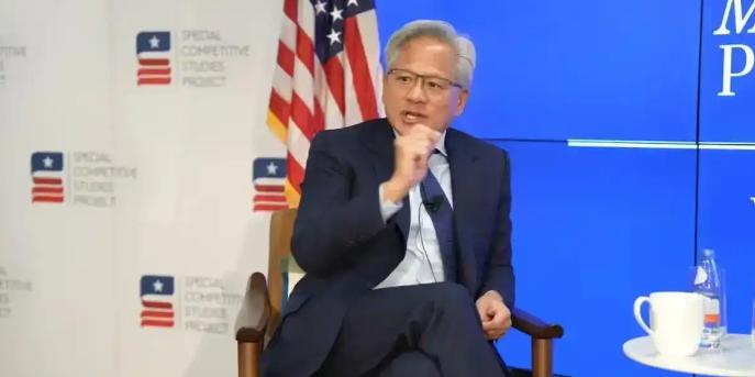 吃饭砸锅？黄仁勋再现惊人言论。
 
《日经亚洲》5月5日报道英伟达 CEO 黄仁