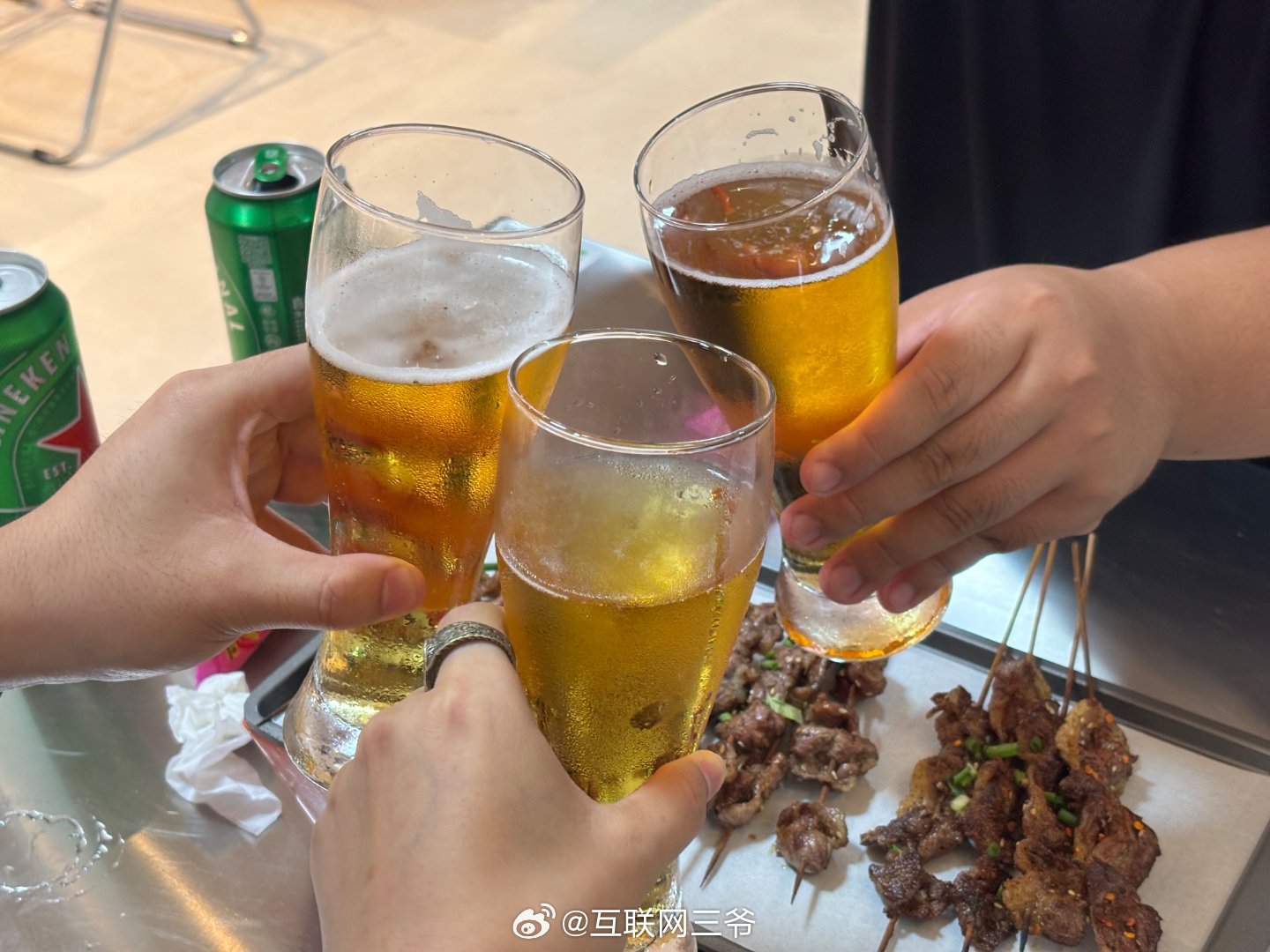打卡的大运烧鸡，牛肉、烧鸡很好吃啊，跟其他店吃过的烤鸡味道很不一样，杰灵的爆款运
