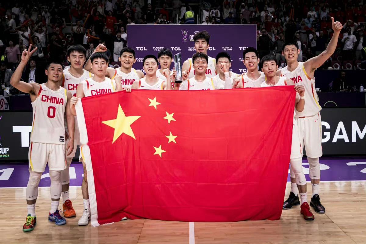 这支中国男篮的群像感，我很喜欢[月亮]中国男篮晋级亚洲杯决赛 ​​​