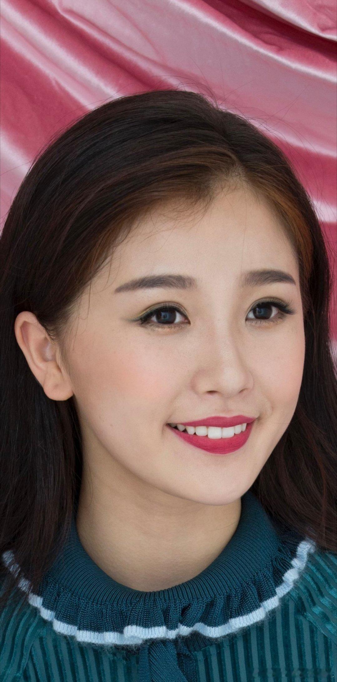 虞书欣跑姿虞书欣早期生图， 氛围感甜妹，你们觉得颜值如何？ 