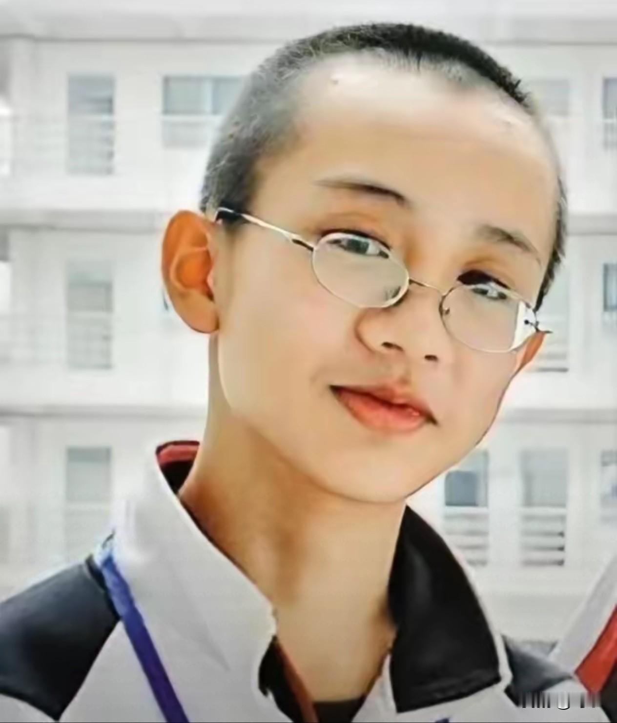 22岁两登《自然》！物理天才曹原：我是中国人，科研初心从未改
 
11岁的曹原蹲