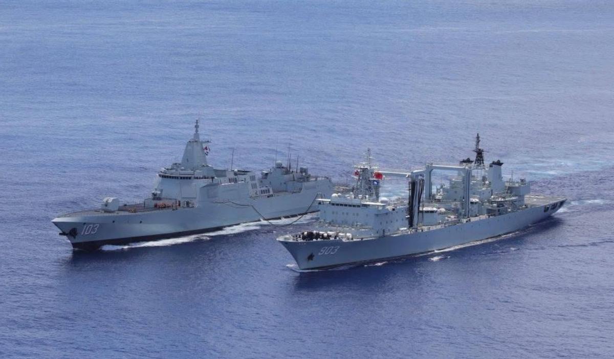 面对日方舰机在公共无线电频道中自称“日本海军”，中国海军编队当场连续两次发出严正