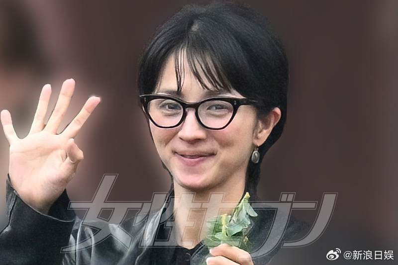 女7：满岛光浅野启介婚前双方家长会面的2shot。 