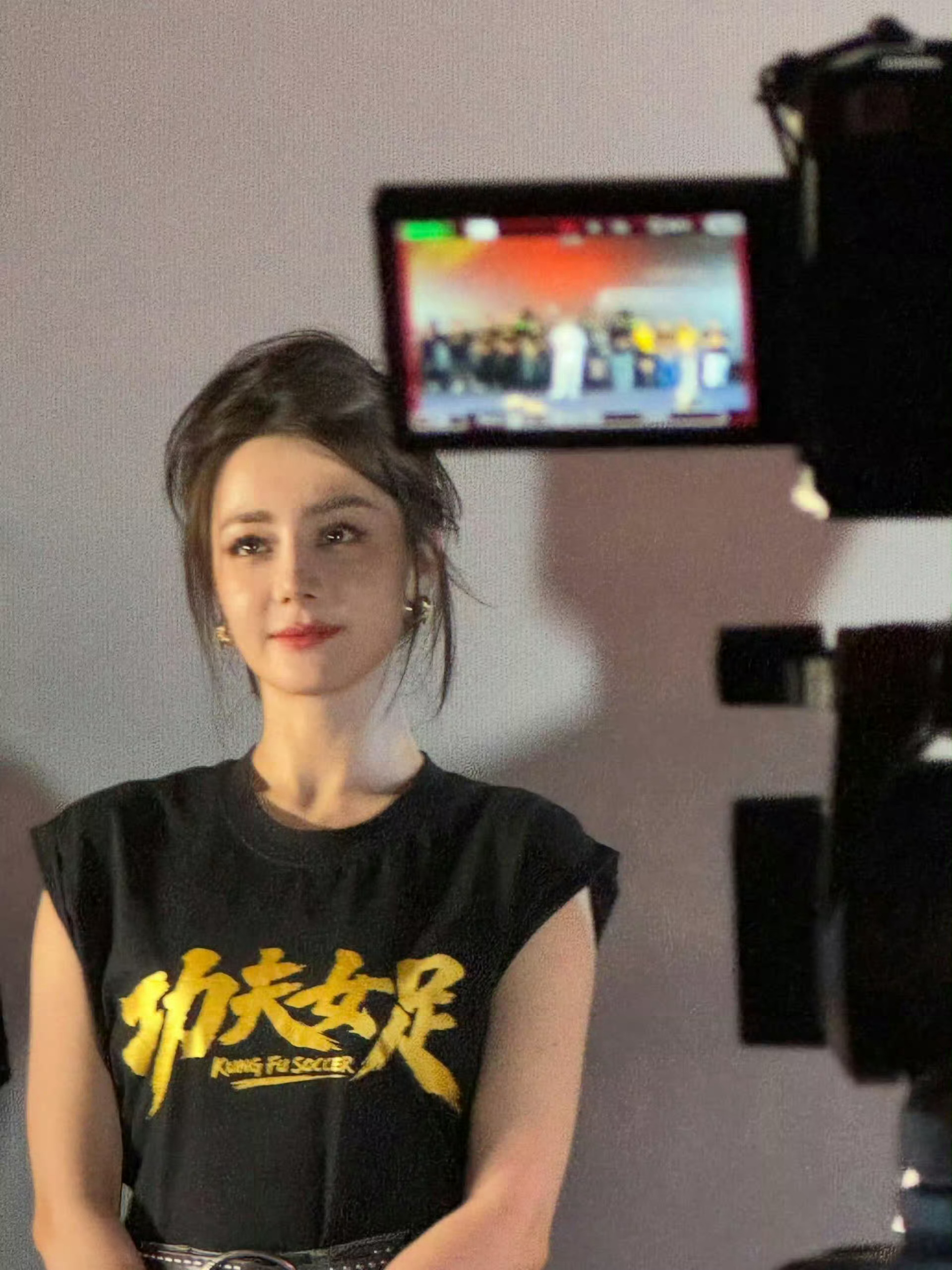 迪丽热巴回复周星驰的情商被美晕了 会支持的晚上7点半点票等下就去看