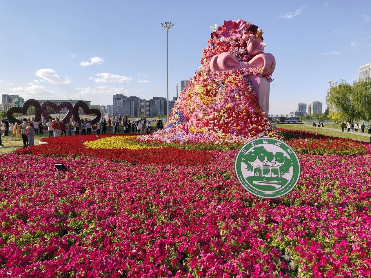 这个五一带着家人游玩石家庄，第一站打卡地首选正太广场，这里是石家庄近代城市起源的
