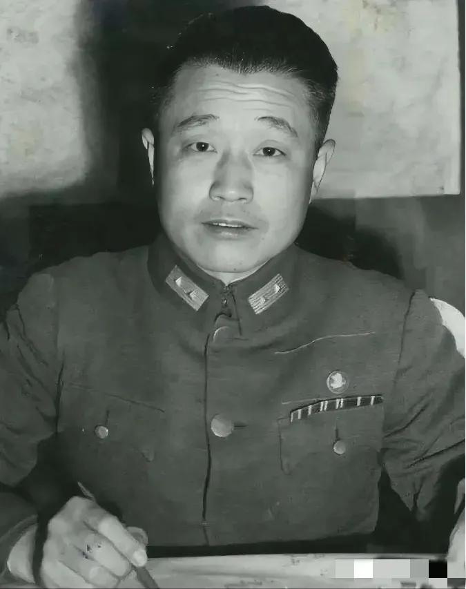 1948年，杜聿明下令枪决7名解放军，文强却站出来阻止，多年后，杜聿明感激涕零，