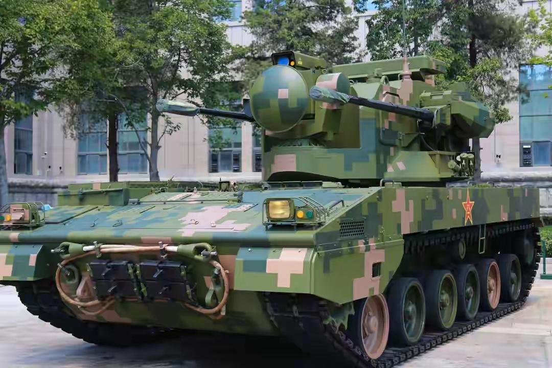 陆军部队的保护伞，解放军双35高炮防空火力强悍，未来进一步发展
 
在现代战场的