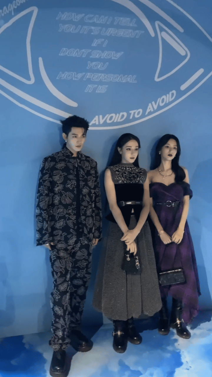 Dior 三折叠，怎么折都有面[举手] ​​​