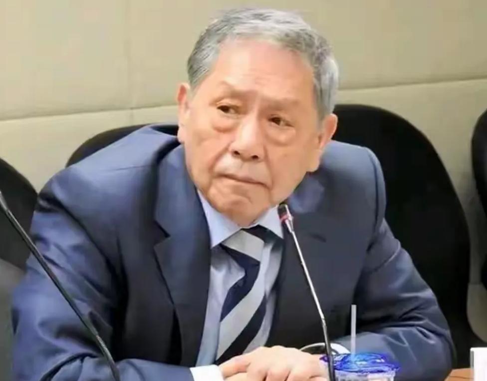 台湾退役中将帅化民说：美国这次打伊朗无法取胜，被世界看了笑话，看似是坏事。但从另