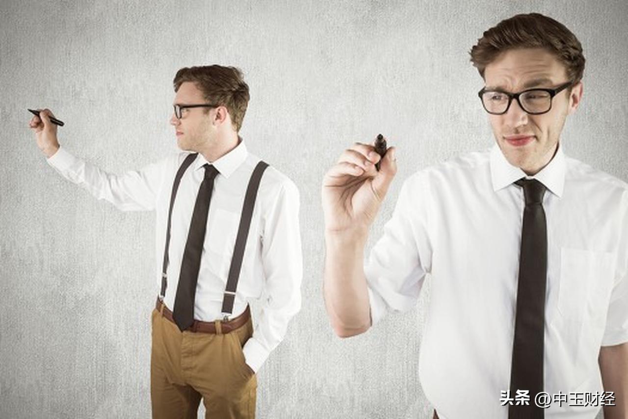 某壳的伎俩：在一个小区，对卖家先说最低价，然后说怎么怎么。对买家再说一高价怎么怎