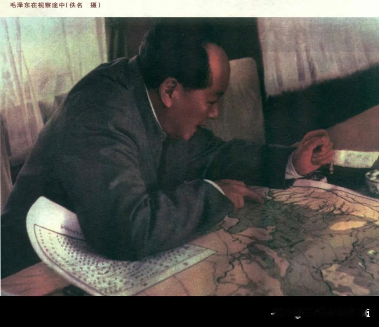 最喜欢毛主席的《浪淘沙·北戴河》中的：

往事越千年，
魏武挥鞭，
东临碣石有遗