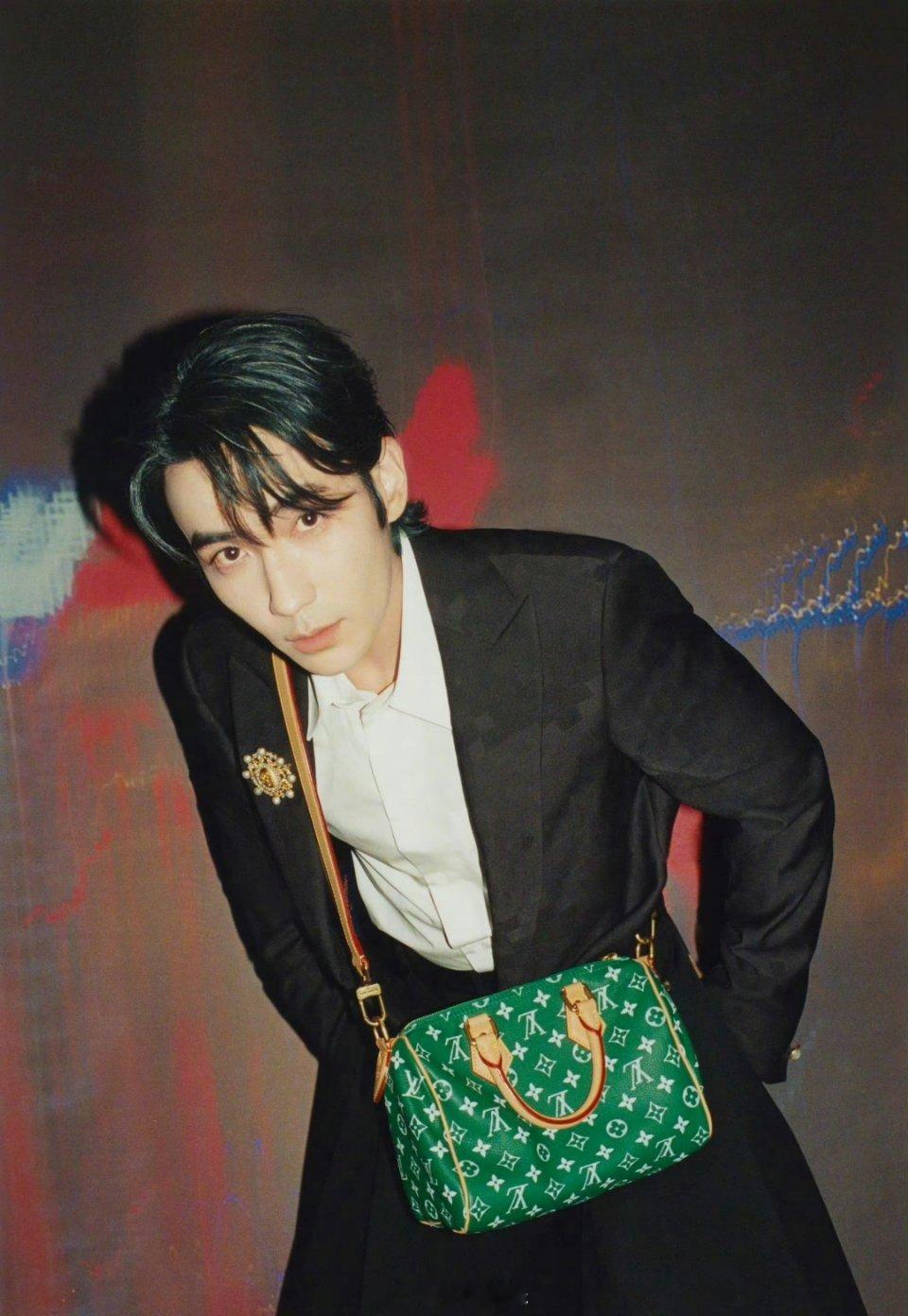 朱一龙、白敬亭、龚俊、王鹤棣、黄明昊、此沙品牌大片🈶，每个人都诠释了自己的箱包