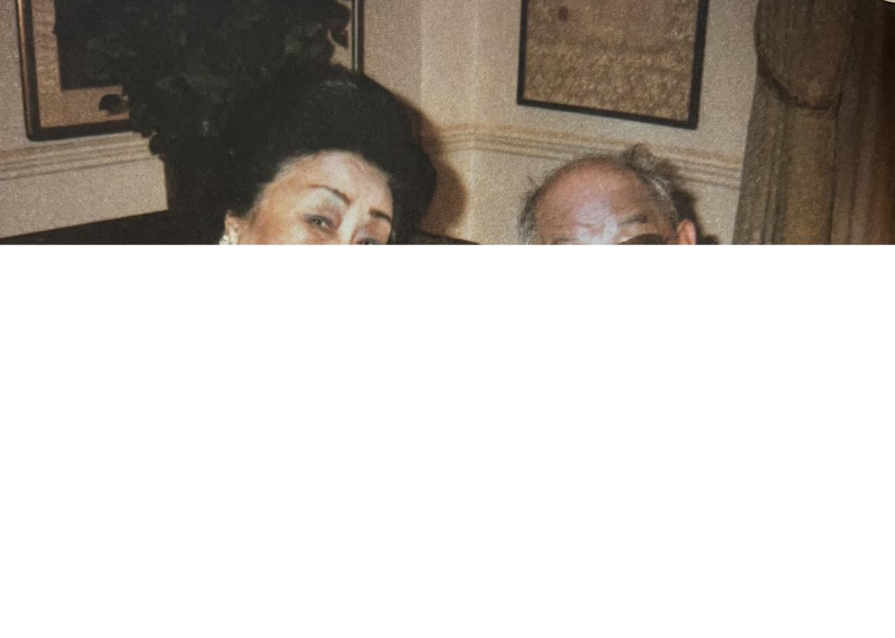 这是曾经的“复旦校花”严幼韵晚年真实的照片，拍摄于1994年，此时她91岁。
