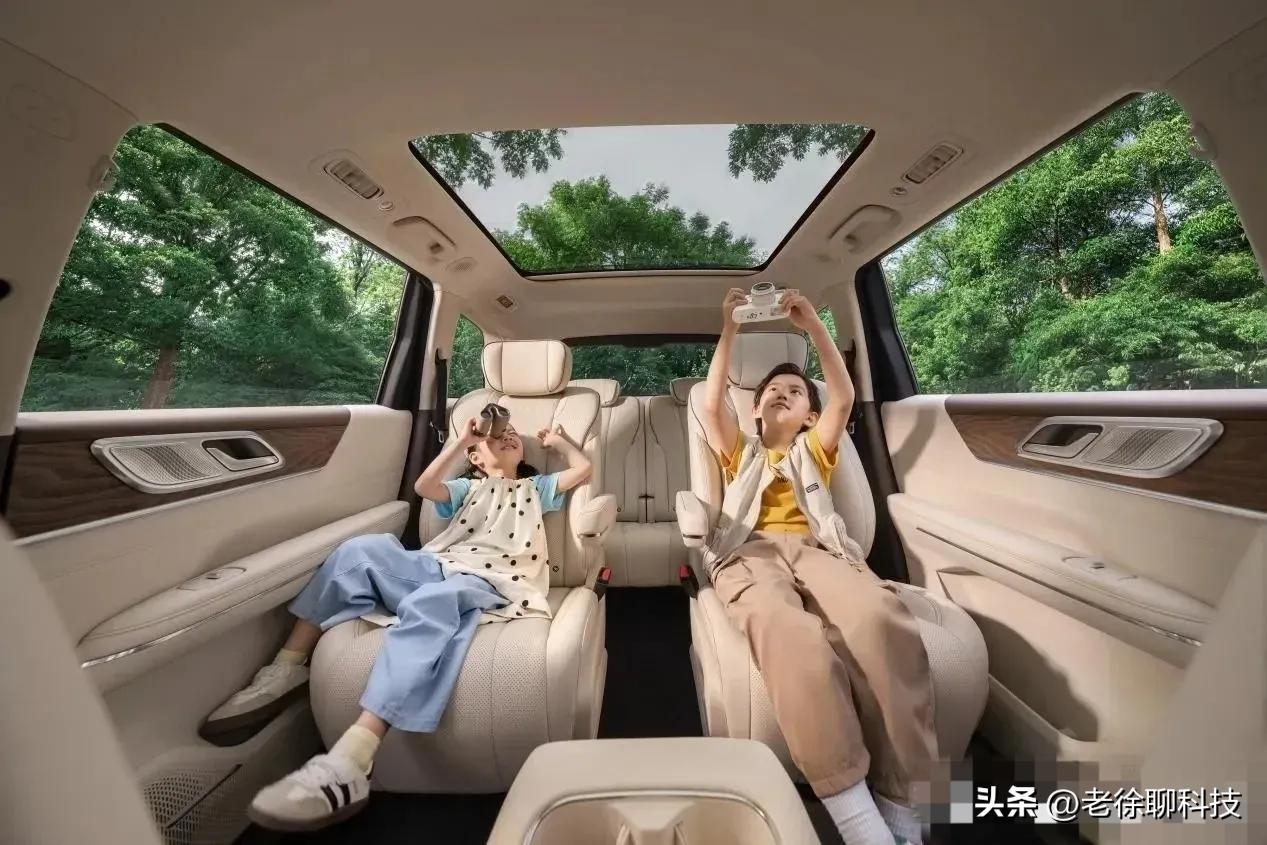 空间是真的香！六座布局，彻底解决家庭出行刚需
 
家用车好不好用，核心看空间，五