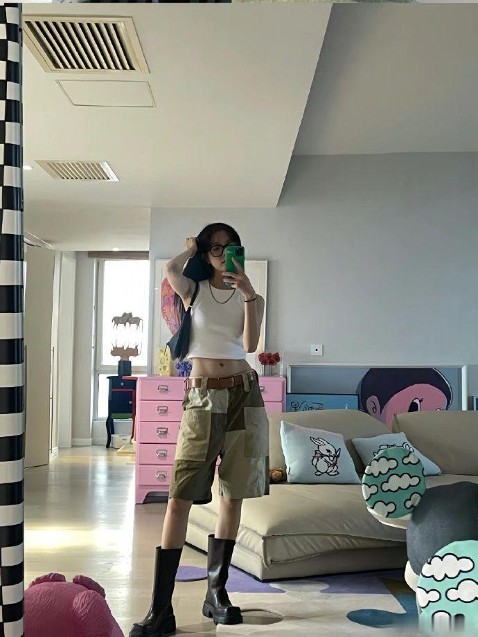 #好想问宋妍霏要淘宝链接# 真的感觉宋妍霏什么风格都能够驾驭啊，每一套私服都好好