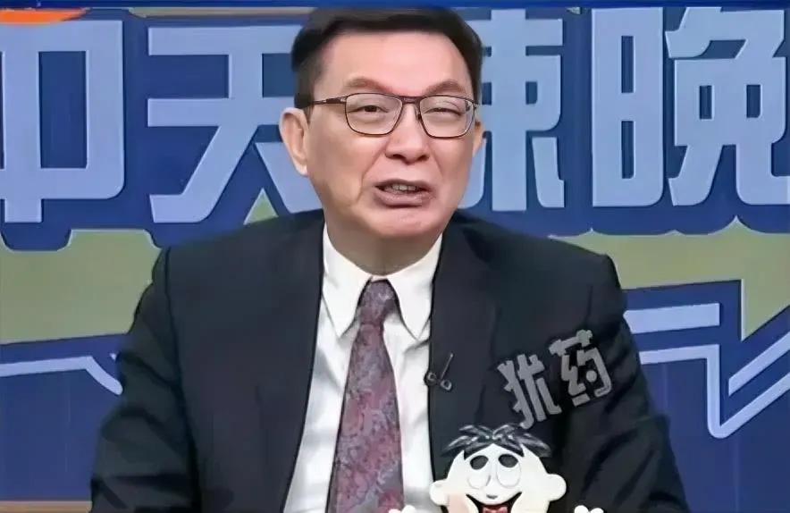 苑举正所言精准：佩洛西窜台后海峡中线不复存在；133舰队过航横当水道，以合法航路