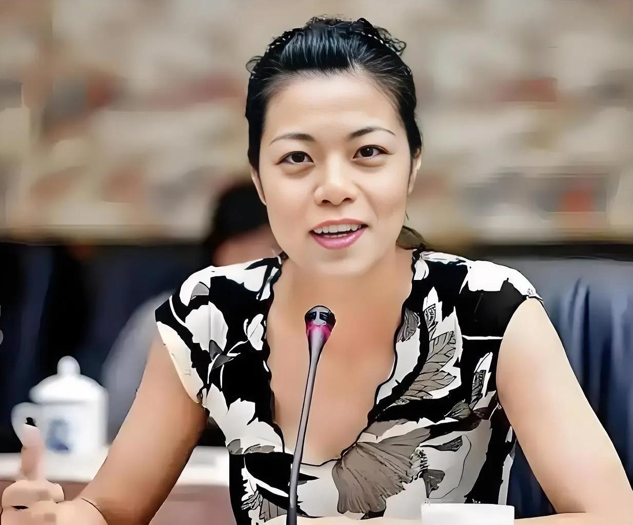 复旦大学陈果教授说：“奉劝所有女人，无论你长得多么漂亮，条件再好，该结婚的时候就