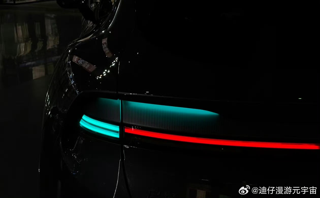 智驾小蓝灯将被禁用智驾车型的标志性配置——车身外部的“小蓝灯”（用于向外界标示车