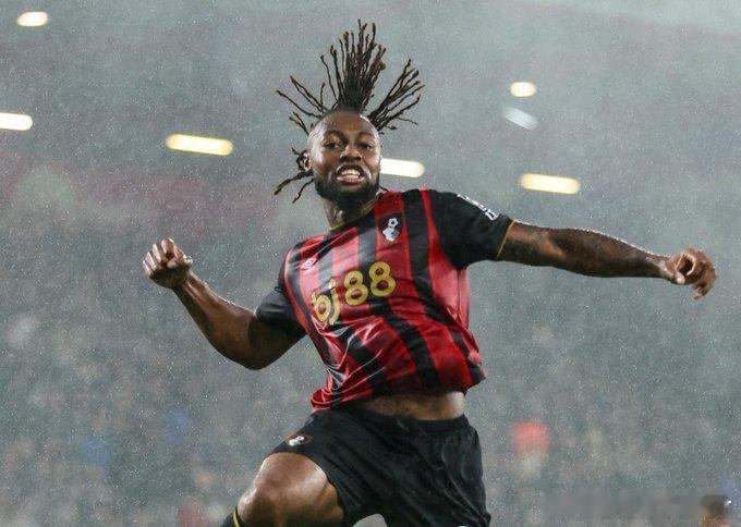 切尔西抢签赛梅约？切尔西已就塞梅约一月份转会的条件向其团队进行初步询价。切尔西本