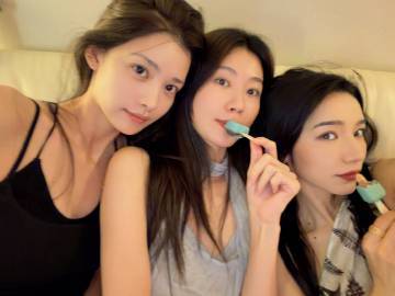 代斯张艺上张慧雯合照 代斯、张艺上和张慧雯的合照，完美诠释了什么是“有效社交”！