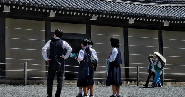 日本是个发达国家，自然消费高，很久以来就想去日本看看，考虑到其境内物价高，旅行成