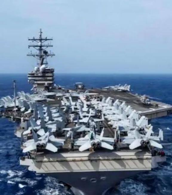 世界上最安全的两个国家，一个谁也打不过，一个谁也不敢打。世界纷纷扰扰，但有两个国