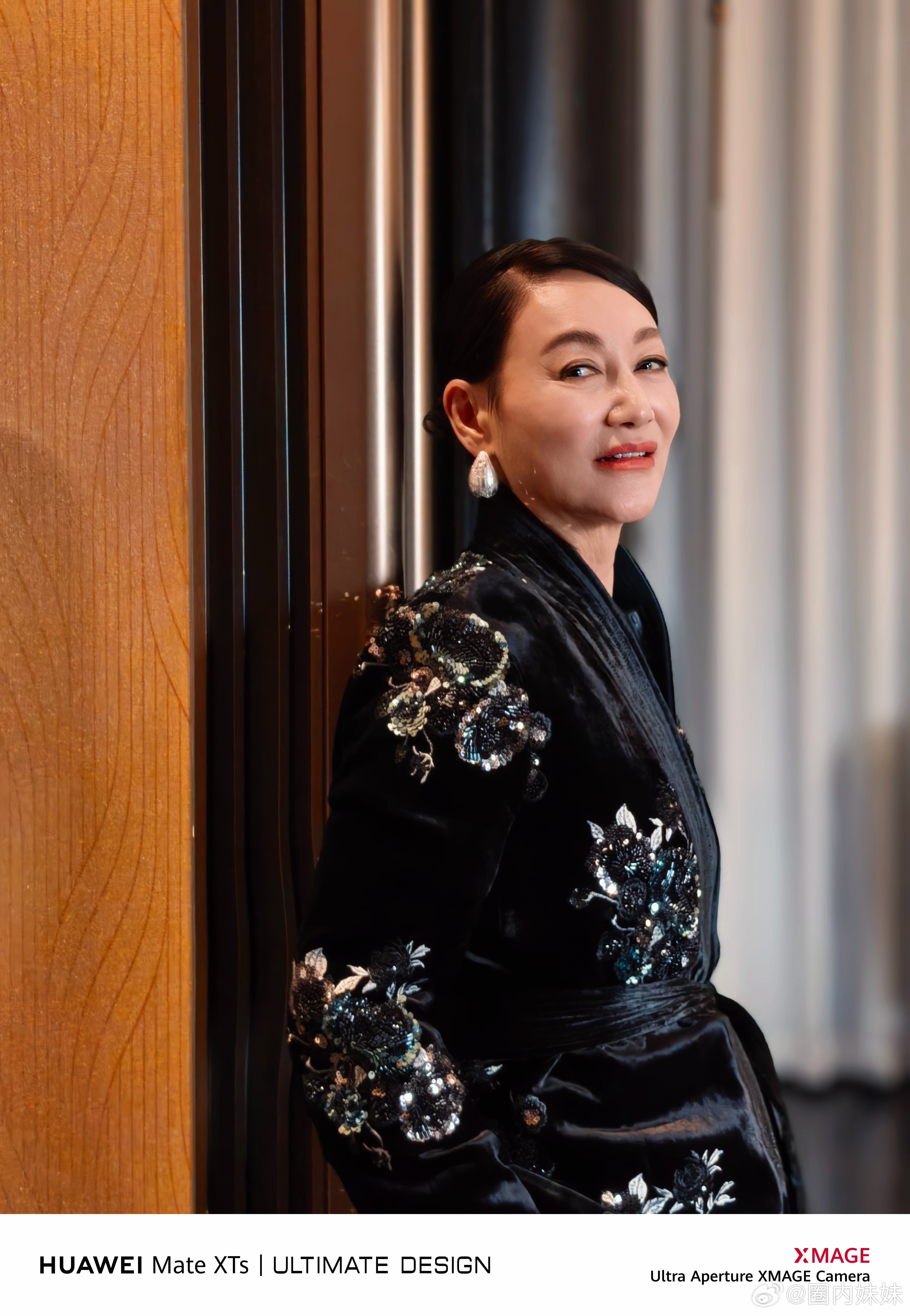 看完，谁能不被红姐圈粉了？面对不认识的福建特产，拿起手机就框框一顿识图。这种对未