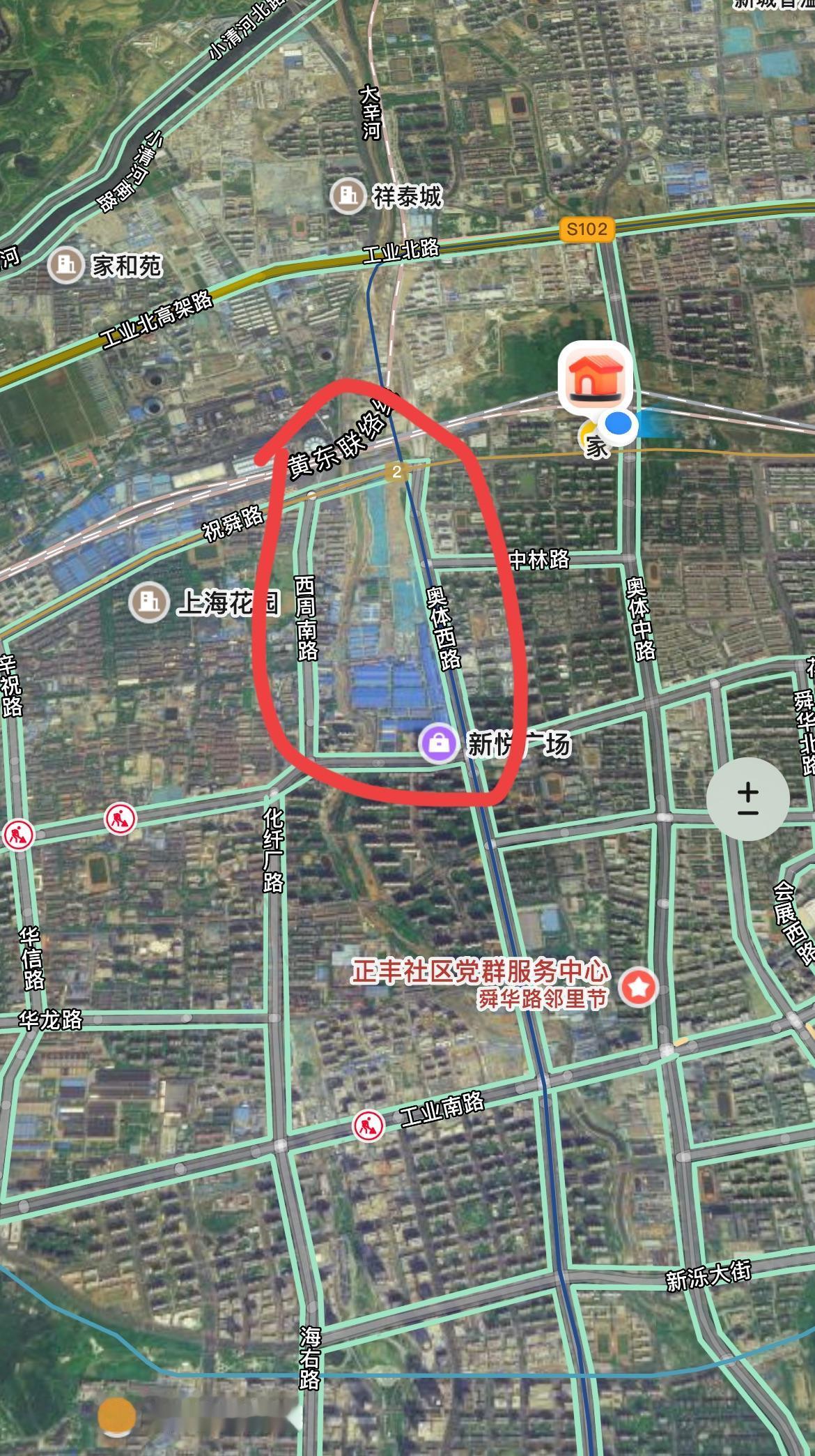 这是济南地铁7号线地铁之家
以后地铁车辆就在这里停放
基建热火朝天
这一片也被划