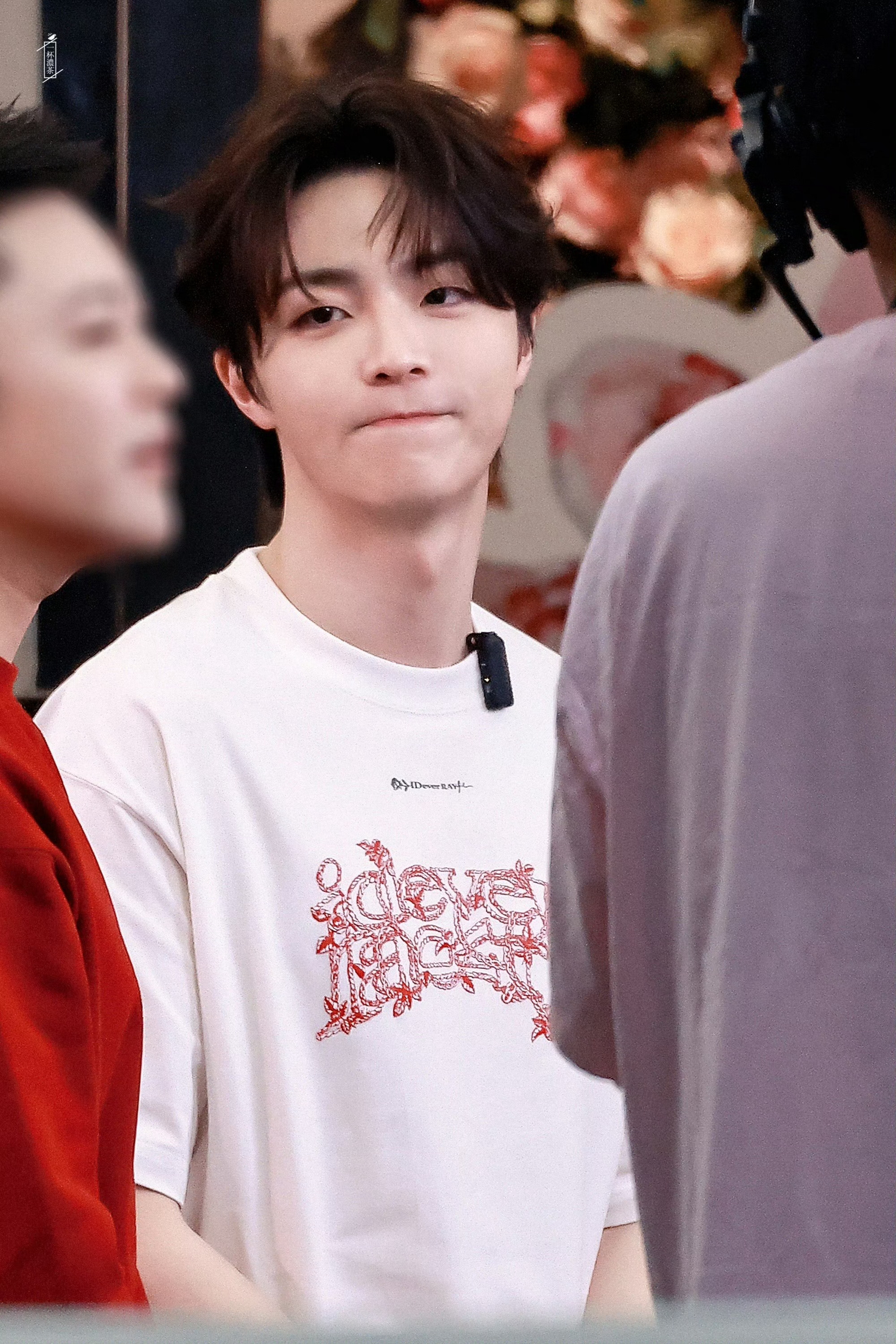 陈立农青春为名全球巡回演唱会 陈立农 七稔逐梦踏歌撷光 程序输入密码1003，得