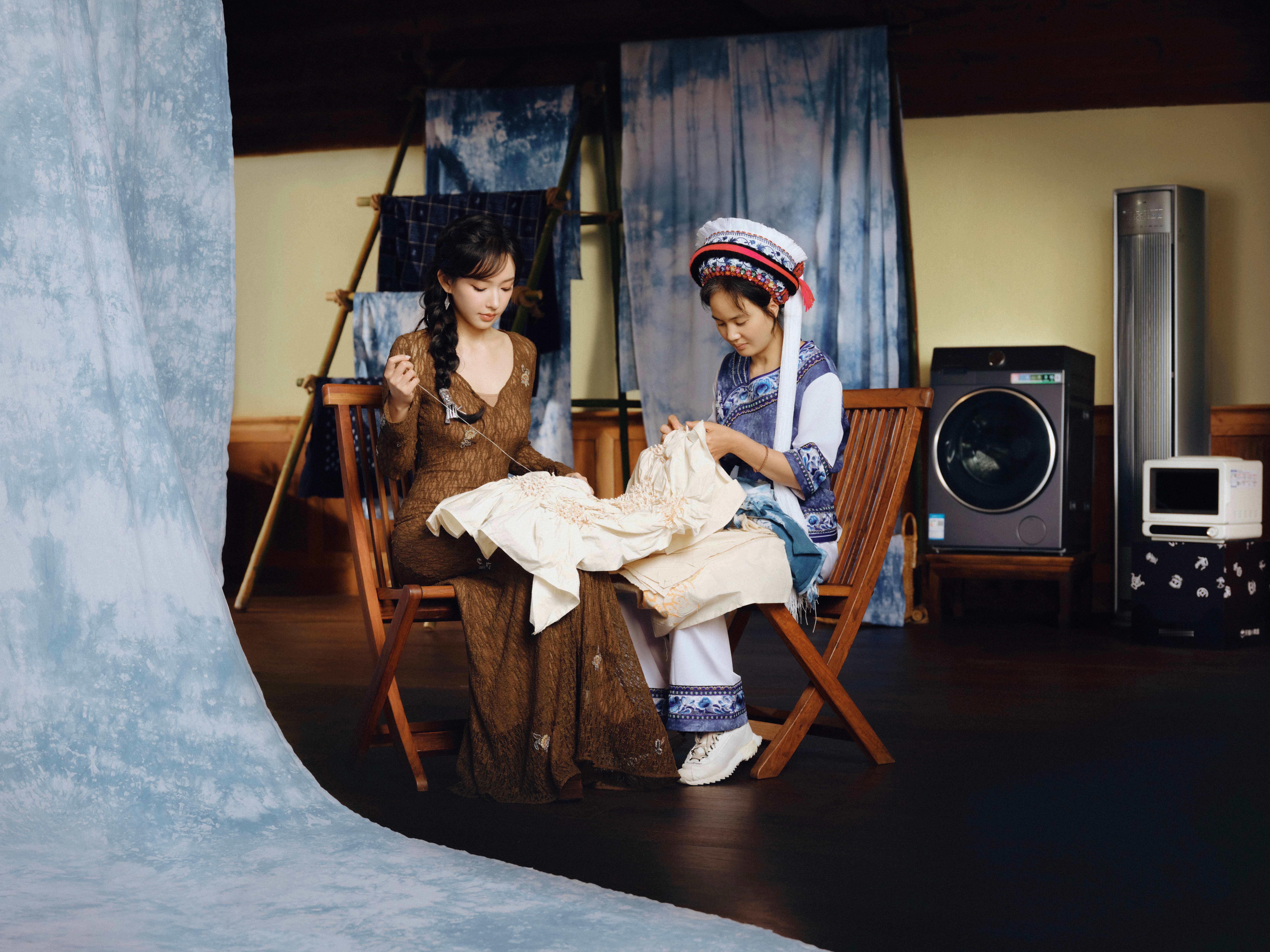 9 月 10 日 ，GLASS 中文版于丽江玉龙雪山下的松赞丽江山居开启“野奢生