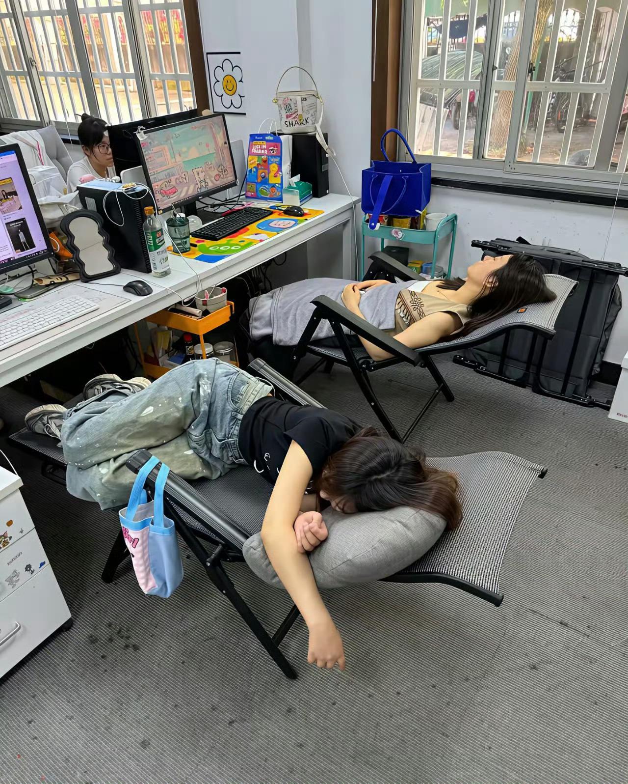 同样是午休，这就是区别！为啥要好好读书不是没道理的 ​ ​​​