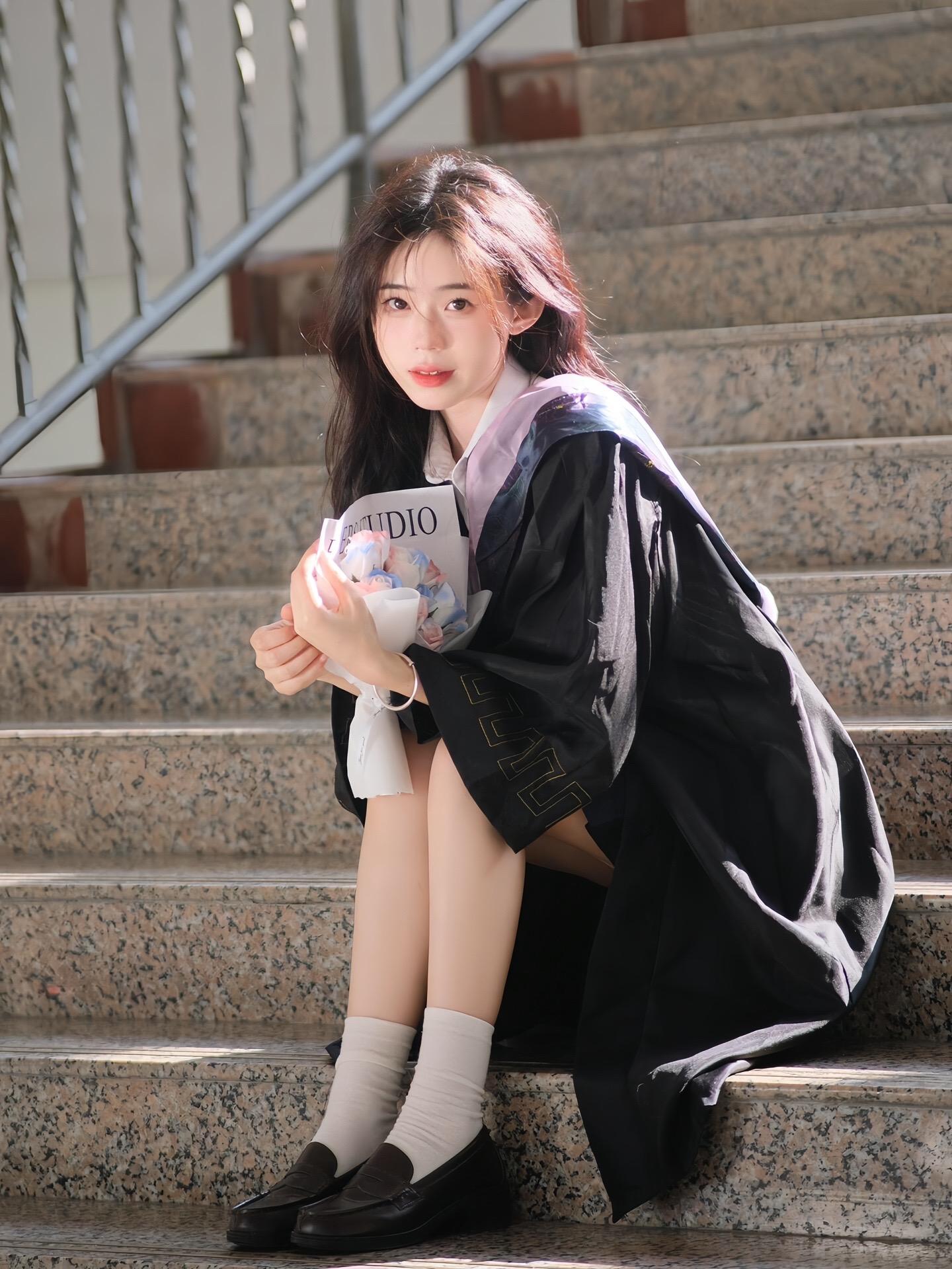 “艾特你那三年内脱不了单的朋友”