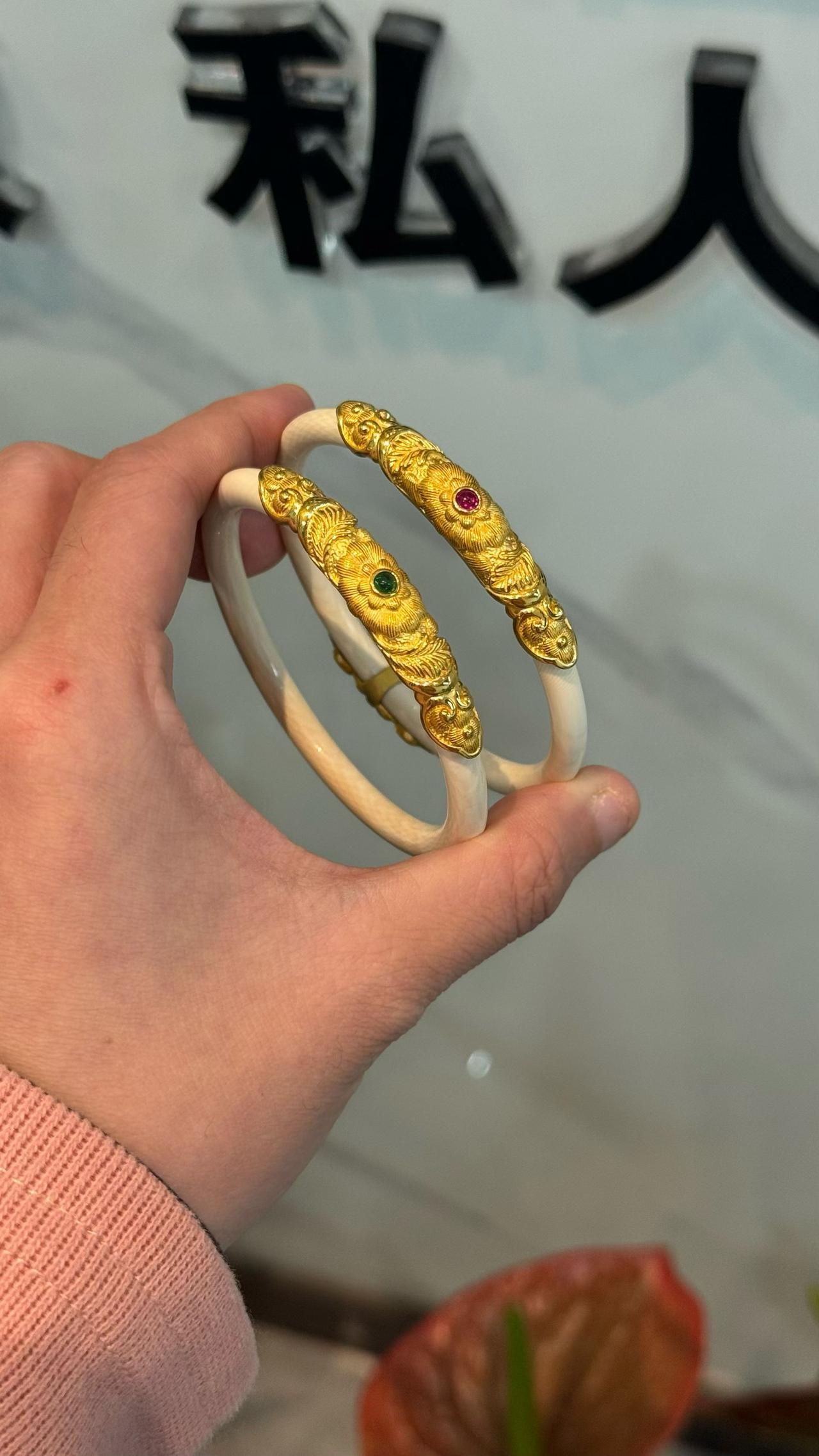 夜盘主力合约收盘，沪金主力合约收涨1.98%，报1074元/克，沪银主力合约收跌