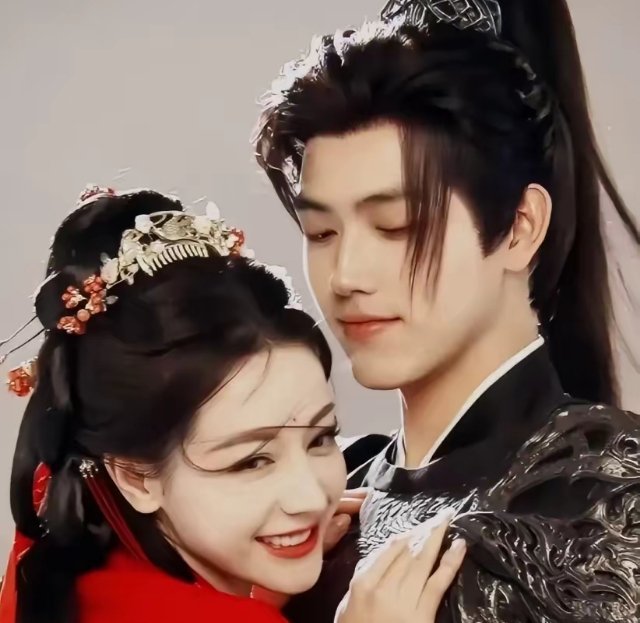 不出意外的话，陈飞宇刚上映的《白日提灯》，又要扑了，就算女主是迪丽热巴也拯救不了