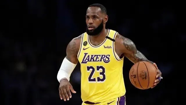 关于NBA你所熟知的球员还有谁？2003届剩余1人：詹姆斯2004届：无2005
