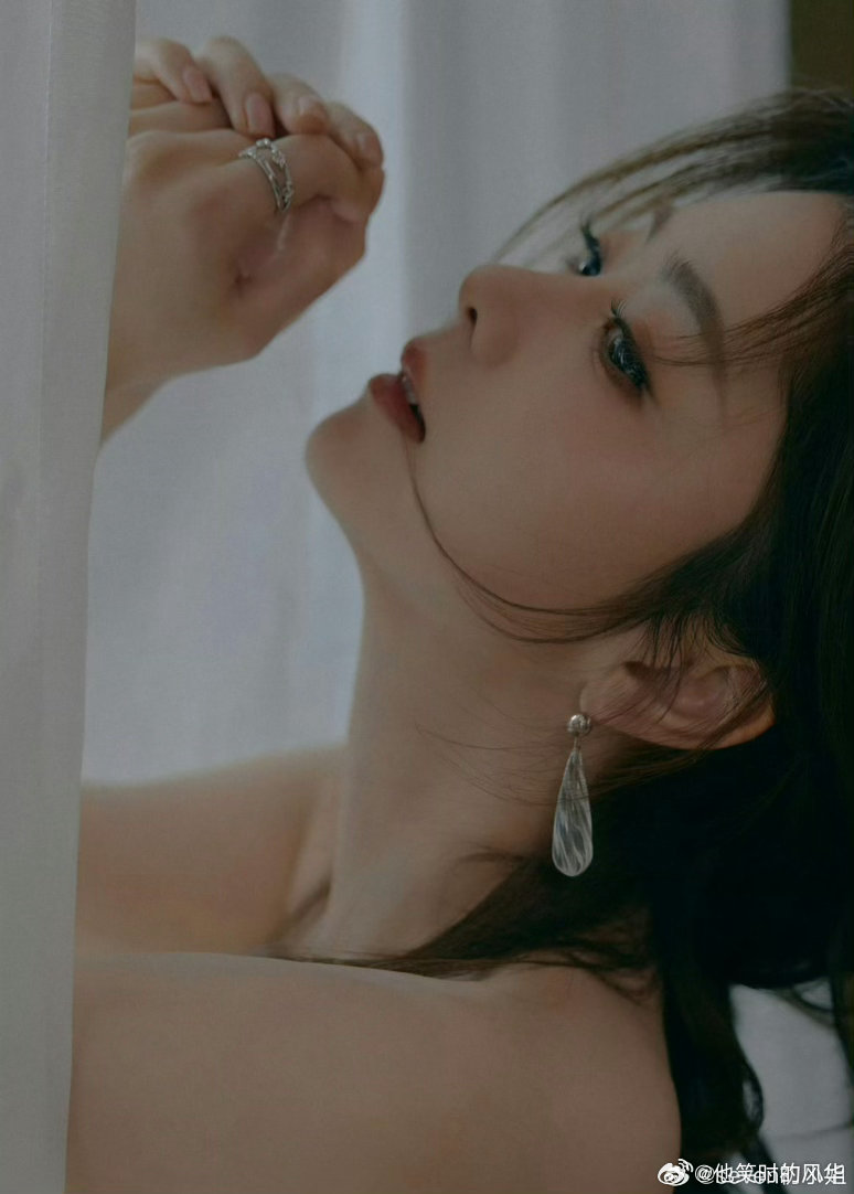 谭松韵的消费人格是老好人谭松韵喜欢但不盲目 性格和善的谭松韵，面对好友种草很难拒