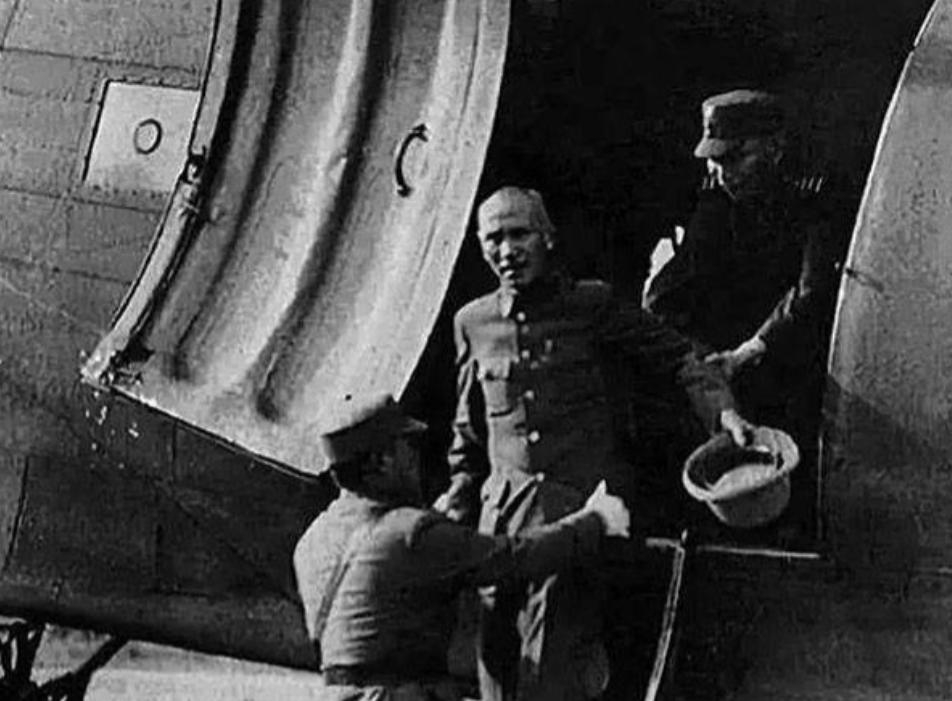1949年宋子文夫人拒绝去台湾，蒋介石连派三次人都没劝动，她后来怎样了


19