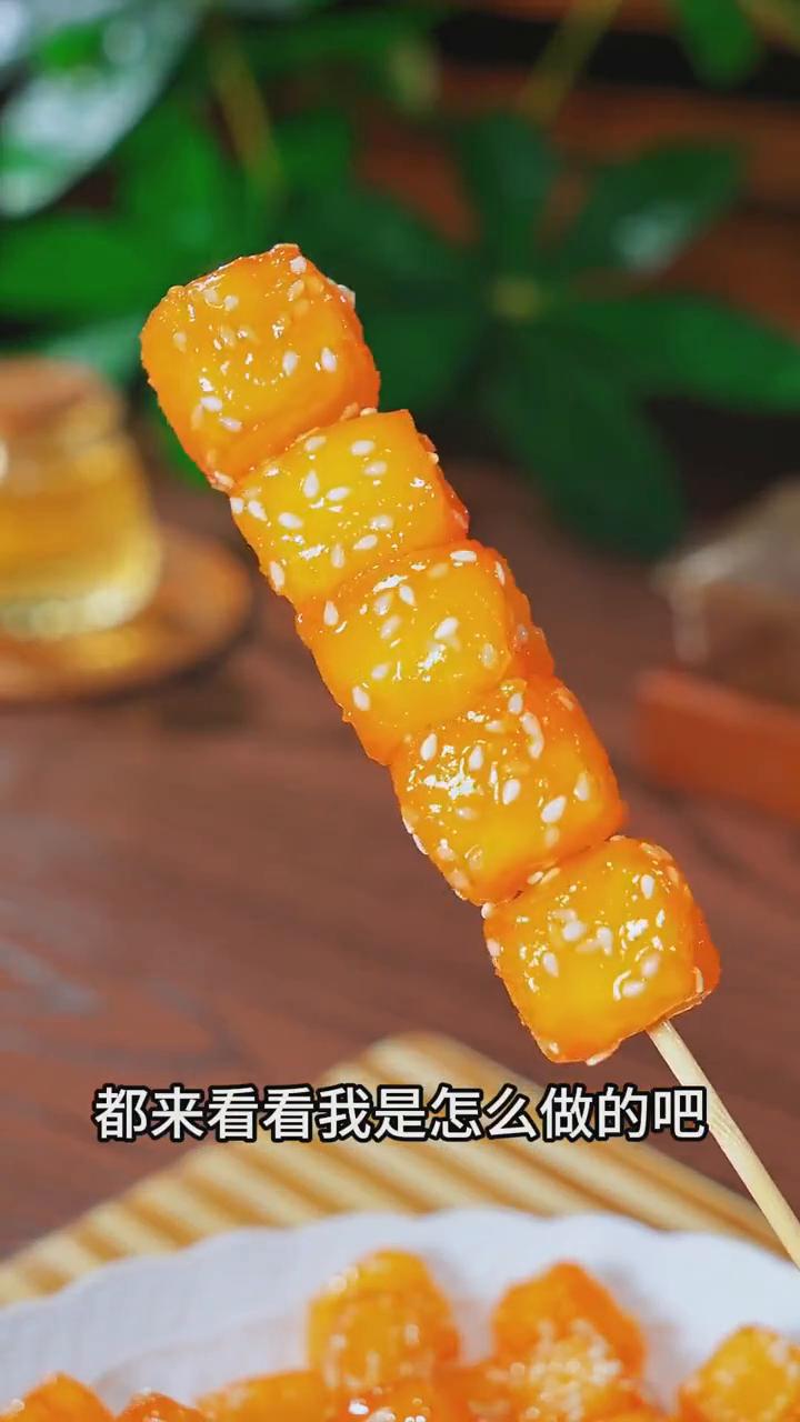 糖醋土豆。
大家注意看，这是网上最近很火的土豆新吃法，西餐厅一份要卖58，自己在