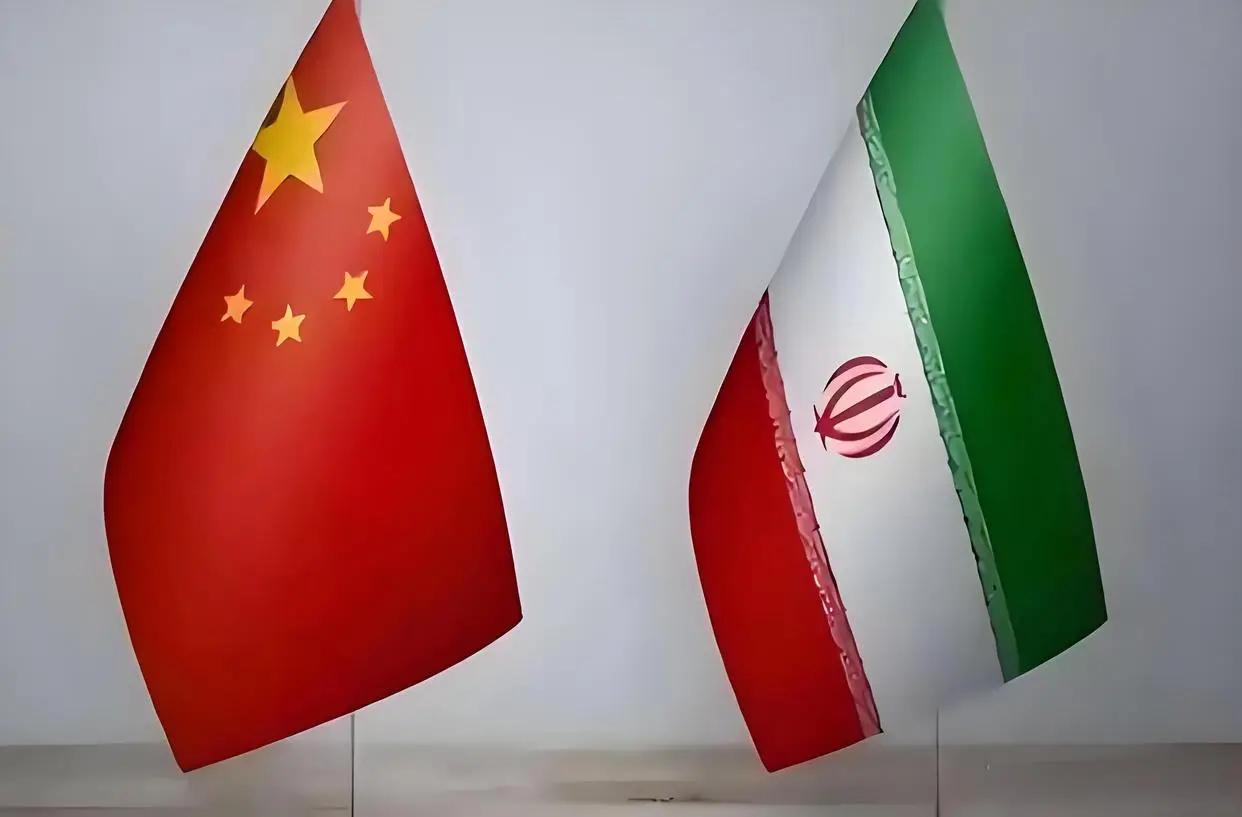 伊朗稳了，中国给承诺。

当地时间7月24日，中国外交部长王毅会见了伊朗外长阿拉