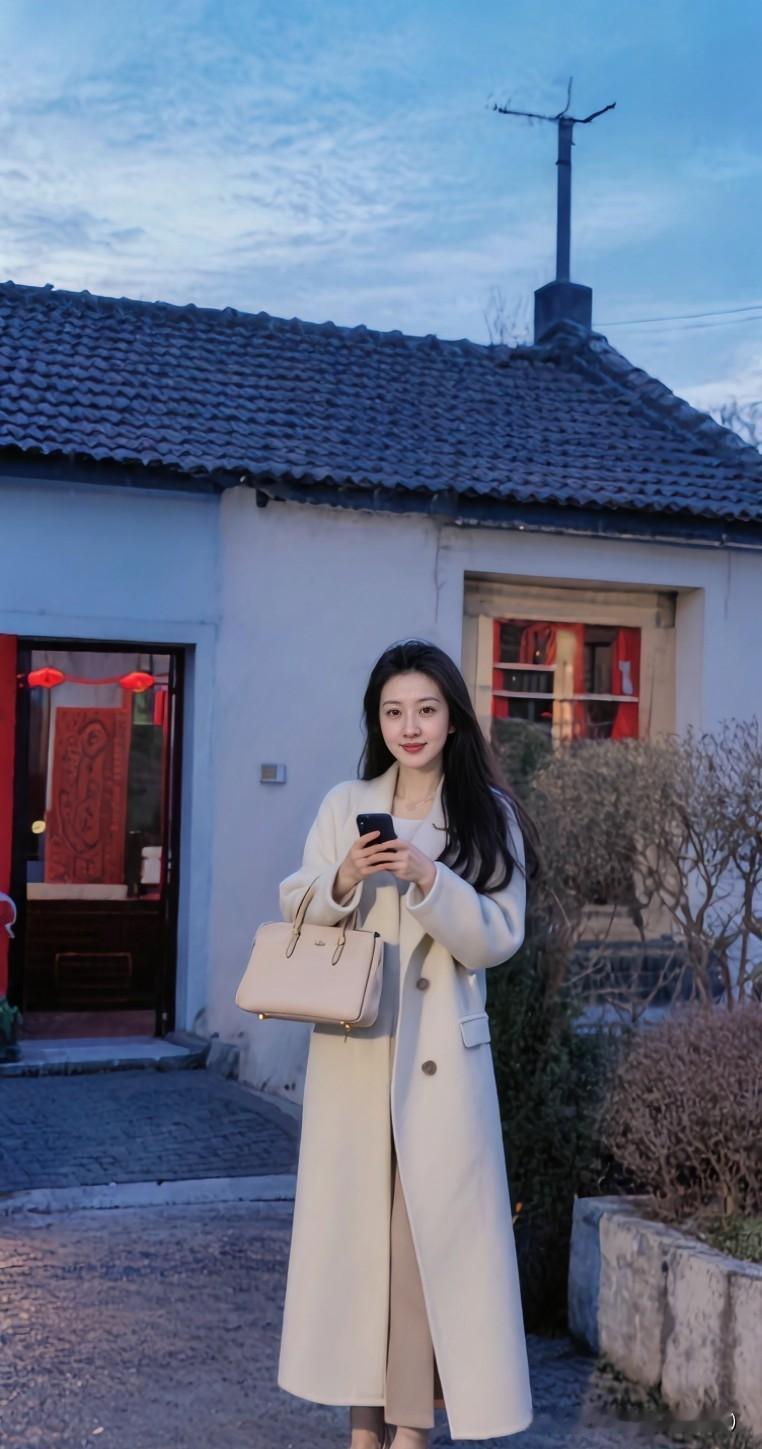 感情里最难的，
莫过于知道结果却放不下。
如果注定做不了恋人，
又舍不得彻底放手