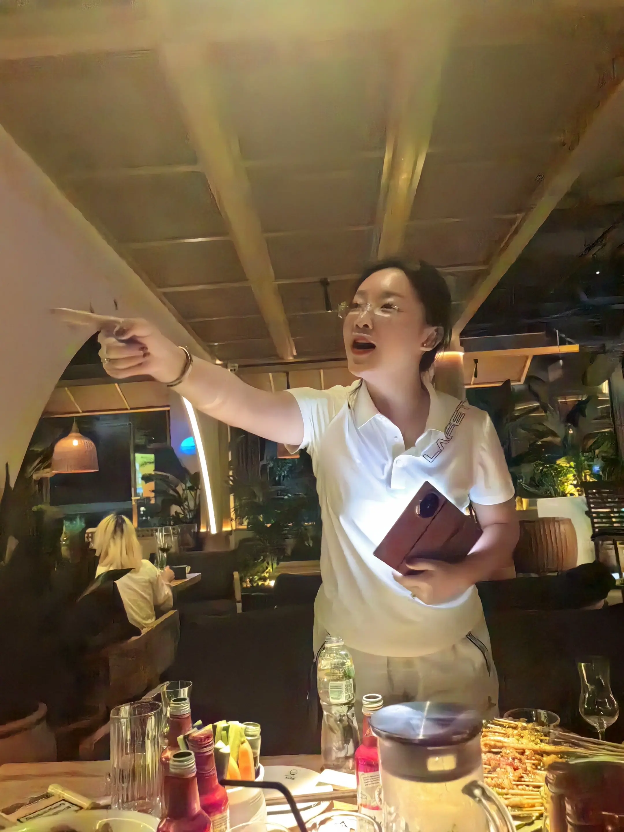 我现在想就地起跳‼️ 又被电钻钻醒了😭 谁能理解睡眠本就不好的心情?...