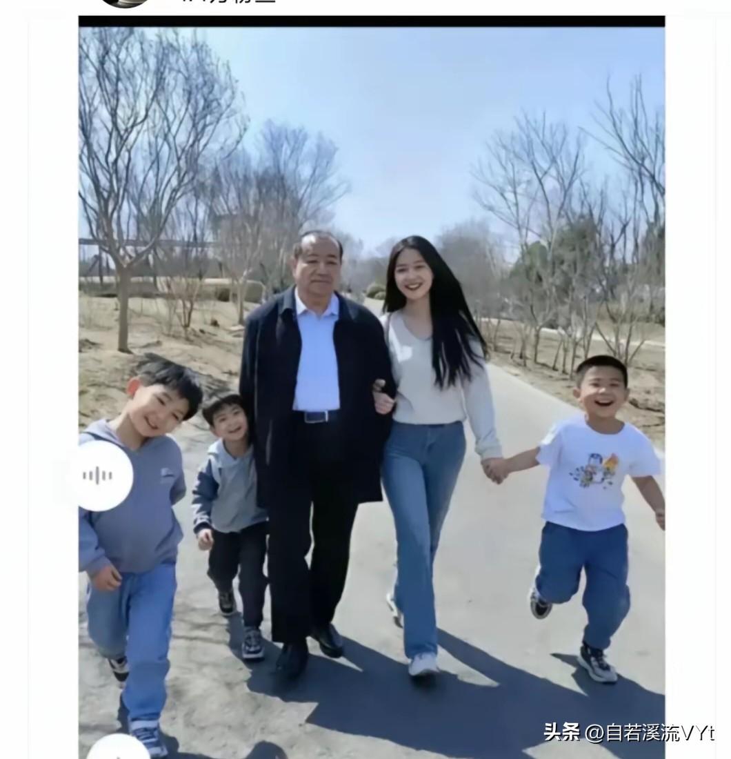 七言·乡居霸主吟
 
本村自在地头王，
财厚权高掌村乡。
贤娇貌美芳华俏，
三子