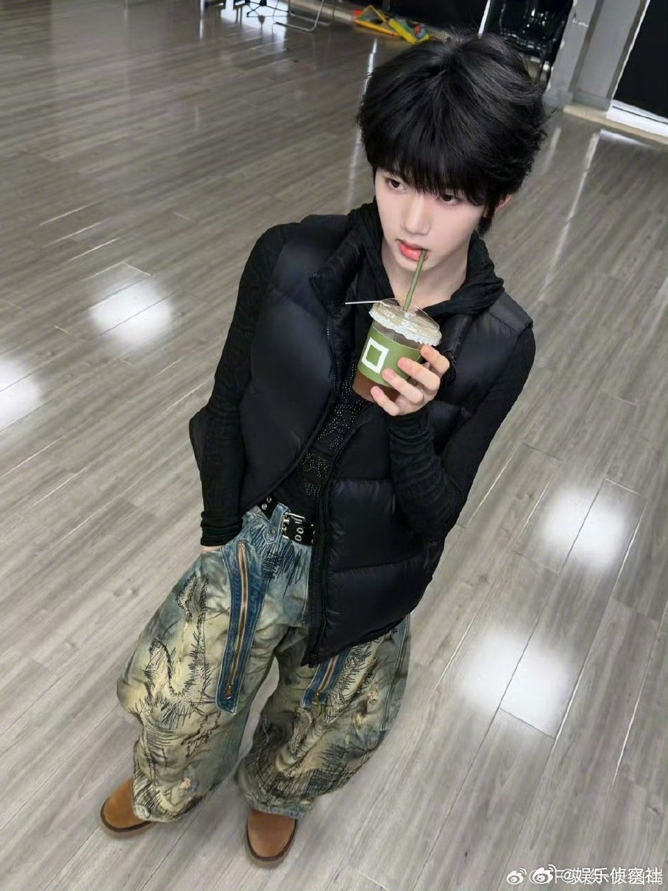 哈哈哈哈哈哈哈哈，是可爱帅气的张函瑞啊～