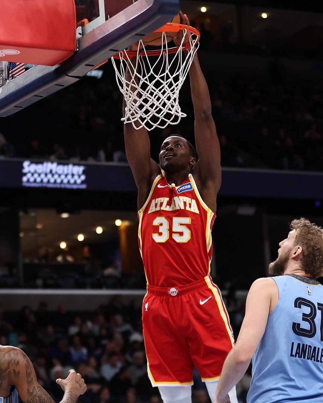 Christian Koloko成为本赛季NBA首位替补出场，以100%命中率得